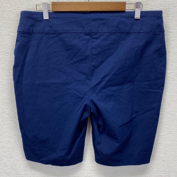 Crown & Ivy Ashley Women's Navy Blue Flat Front Shorts Size 14 Pull On Stetch - Picture 3 of 10